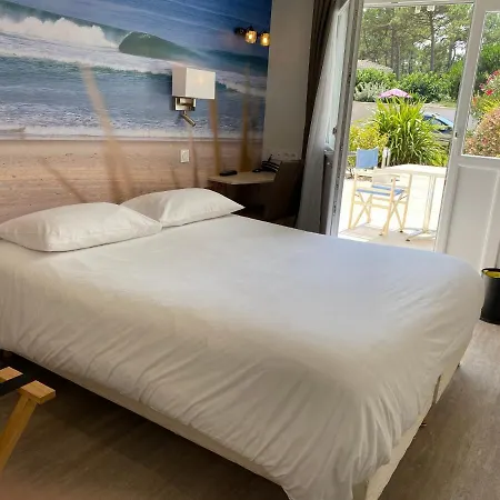 Les Vagues Hotel Restaurant Biscarrosse-Plage Buitenkant foto
