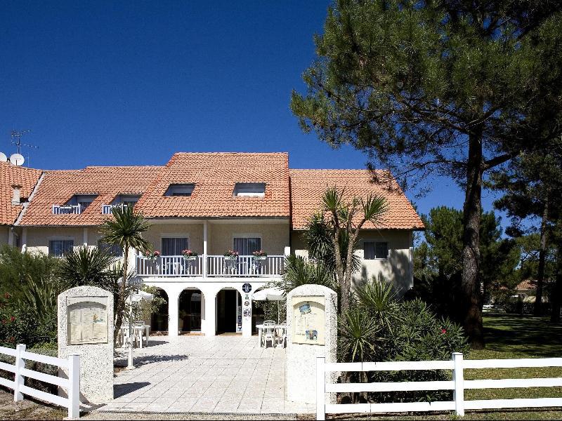 Les Vagues Restaurant Hotel 3*